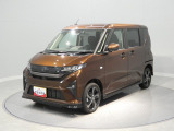 【ナナメ正面(左前)】存在感のあるメッキパーツ。運転席からの死角が少なく、初めての方でも周囲を確認しやすい設計。毎日の移動を優しくサポートします。