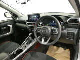 見通しのよいすっきりとした視界で、誰でも運転しやすいです。運転のしやすさは疲れにくさにも繋がりますよ♪