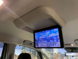 【純正フリップダウンモニター】付き☆後部座席に座りながら大画面でTVやDVDをお楽しみいただけます♪
