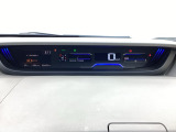 見易くレイアウトされたメーター類が安心ドライブをサポートします