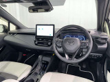 運転席まわりです。 各操作スイッチは使いやすい位置に配置されてます。