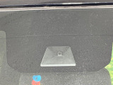 【ホンダセンシング】走行中に前方の車両等を認識し、衝突しそうな時は警報とブレーキで衝突回避と被害軽減をアシスト。より安全にドライブをお楽しみいただけます。