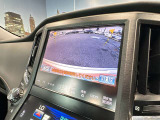 【バックカメラ】運転席から画面上で安全確認ができます。駐車が苦手な方にもオススメな便利機能です。