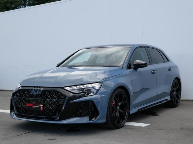 RS3スポーツバック2.5 4WD