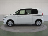 左側スライドドア1枚という車の草分け。トヨタが遊び心と実用性を実現させたオリジナリティ高いサイドビューです。