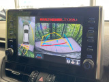 【パノラミックビューモニター】専用のカメラにより、上から見下ろしたような視点で360度クルマの周囲を確認することができます☆死角部分も確認しやすく、狭い場所での切り返しや駐車もスムーズに行えます。