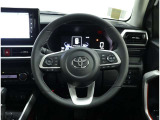 各操作スイッチなどもハンドルから手を放すことなく操作可能で安全運転に支援いたします!