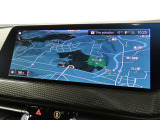 BMW iDriveナビゲーションシステム。ワイドで視認性に優れたスクリーン。