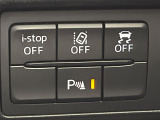 【レーンキープアシストシステム】高速道路走行時、車線からはみ出しそうな時にステアリングを制御し車線内を走行する様にアシスト。より安全な運転をサポートしてくれます!