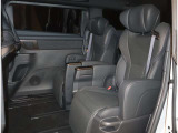 ゆとりある広々とした車内空間は、ドライブを始め買い物やレジャーなど、幅広く活躍します。一人でもみんなとでもお出かけを楽しみましょう!