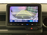 バックモニター付きで、車庫入れやバック時の後方確認をしっかりサポート。モニターに映し出される映像で死角も確認しやすく、狭い場所での駐車や後退時の操作をより安心して行えます。
