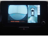 運転席操作部「VIEW」ボタンから、駐車時以外も全周囲カメラで周囲を確認することができます。