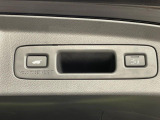 【パワーバックドア】スマートキーや運転席のボタンを押すだけでリアゲートが自動で開閉します!荷物を持っている時や、高い位置にあるバックドアを閉める際に便利な機能です♪