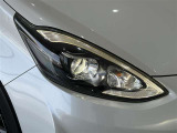 LEDヘッドライトです。デザイン性がよくとても明るいので、夜間の走行や悪天候でも安心です。しかも長寿命!