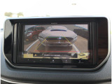 リヤビューカメラで車庫入れも安心です。