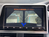 死角になりやすいフロント両サイドもカメラで確認できます。
