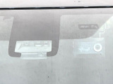 【トヨタセーフティセンス】走行中に前方の車両等を認識し、衝突しそうな時は警報とブレーキで衝突回避と被害軽減をアシスト。より安全にドライブをお楽しみいただけます。