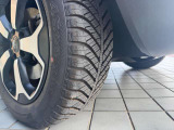タイヤの溝も十分に残っており、ご購入後もすぐにお乗り出しいただけます。