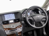★使いやすさや安全性を追求したステアリング周り!高級車ゆえにスイッチ類が多いのも特徴ですね!考え尽くされた配置ですぐに使いこなす事が出来ますのでご安心下さい!是非、体感してみて下さい!!