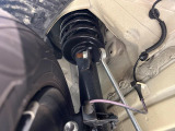 お車を安心してお乗りいただく為には、足回りの定期点検が欠かせません。サービスサポート(有償保証)では無料点検もご提供しており、安心のカーライフをお過ごしいただけるサポート体制が整っています。