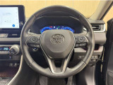 ステアリングスイッチ搭載!手を離さずに手元のスイッチでさまざまな操作が可能。運転中、視線をそらさなくても操作ができて安全です!