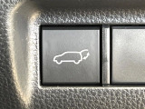 【パワーバックドア】スマートキーや運転席のボタンを押すだけでリアゲートが自動で開閉します!荷物を持っている時や、高い位置にあるバックドアを閉める際に便利な機能です♪