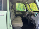 運転席シート廻りは使用感も少なく、良好な状態となっています。丁寧に使われていたことがよくわかりますね。