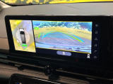 【アラウンドビューモニター】専用のカメラにより、上から見下ろしたような視点で360度クルマの周囲を確認することができます☆死角部分も確認しやすく、狭い場所での切り返しや駐車もスムーズに行えます。