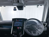 ナビの上にある小さなディスプレイは、メンテナンスや時間等さまざまな運転の情報を表示できます!