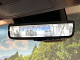 【デジタルインナーミラー】後席の大きな荷物や同乗者で後方が確認しづらい時でも安心!カメラが撮影した車両後方の映像をルームミラー内に表示。クリアな視界で状況の確認が可能です!