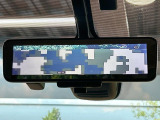 【インテリジェントルームミラー】後席の大きな荷物や同乗者で後方が確認しづらい時でも安心!カメラが撮影した車両後方の映像をルームミラー内に表示。クリアな視界で状況の確認が可能です!