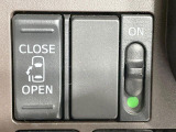 【パワースライドドア】スマートキーや運転席のスイッチでスライドドアの開閉が可能♪電動だから力を入れてドアを開ける必要が無く、小さいお子様でも、重い荷物を持っている時もラクに開け閉めできます♪