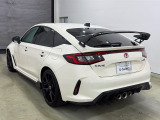 Honda SENSING装着車です。衝突を予測してブレーキをかけたり、前のクルマにちょうどいい距離で走行できる多彩な安心・快適機能を搭載した支援システムがドライバーをサポート。