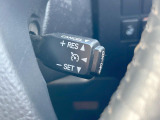 【クルーズコントロール】高速道路もラクラク走行。アクセルを離しても一定速度で走行ができ、長距離運転時の負担を軽減!加速・減速も簡単なスイッチ操作で調整できます。