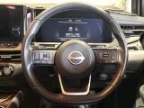 【純正革巻きステアリング】上質な革を使用することで、手にしっかり馴染みとても運転しやすいハンドルです♪