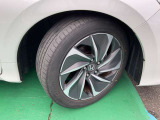 タイヤサイズは215/50R17純正アルミホイール付き!(夏タイヤ装着)冬タイヤ、ホイール注文も承っております☆