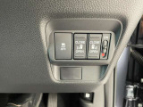 左右のスライドドアは運転席からも操作できます
