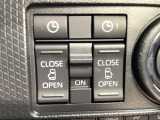【両側スライドドア】駐車場で隣の車との間隔が狭く乗りにくい時、スライドドアなら安心!ドアオープン時も幅を取らず、開口部が広いので乗り降りがとっても簡単です。大きな荷物の出し入れも後席から可能♪