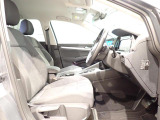 楽な姿勢で座ることが出来るので長時間の運転でも疲れにくいですし体もぶれにくいですよ。