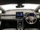 シンプルながら機能性あふれる運転席廻りです。視界性もよく、運転しやすいですよ。