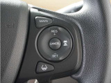 ◆アダプティブクルーズコントロール◆予め設定した車速内でクルマが自動的に加減速。前走車との適切な車間距離を維持しながら追従走行します。【LKAS】車線維持支援システムでステアリング操作を支援。
