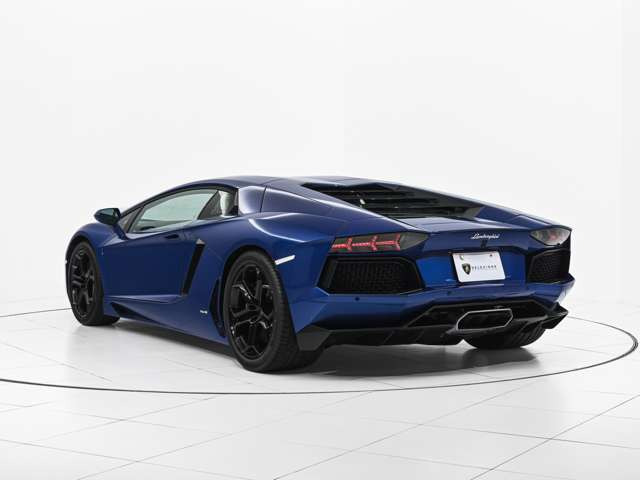 ランボルギーニ アヴェンタドール LP700-4 4WD 4WD の中古車詳細