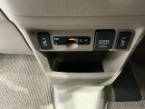 フロント両席にはシートヒーターが付いています!寒い日に便利な装備ですね。
