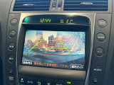 【バックカメラ】運転席から画面上で安全確認ができます。駐車が苦手な方にもオススメな便利機能です。