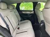 運転席側後部座席