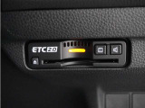 ◆ETC2.0装着◆進化したドライブ体験。料金収受システムだけだったETCが生まれ変わって、高速道路を賢く使うETC2.0に進化しました。多彩な情報サービスが便利で快適なドライブ体験を提供します。
