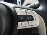 ◆アダプティブクルーズコントロール◆予め設定した車速内でクルマが自動的に加減速。前走車との適切な車間距離を維持しながら追従走行します。【LKAS】車線維持支援システムでステアリング操作を支援。