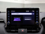 ETC2.0とは、道路沿いに設置されたITSスポットとETC2.0通信対応車載機との間の高速・大容量通信により、広範囲の渋滞・規制情報提供や安全運転支援など受けられる運転支援サービス