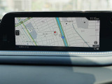 マツダコネクトの8.8インチワイドセンターディスプレイです。『Android Auto』『Apple CarPlay』や独自のコネクテッドサービスに対応したインターフェイスシステムです。