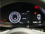 LEDデジタルスピードメーター+7インチTFTカラー液晶ディスプレイ(マルチインフォメーションディスプレイ付)で、運転中の確認がしやすく安全運転に役立ちます。